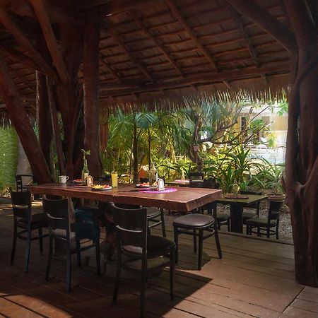 Готель Exe El Pueblito Isla Holbox Екстер'єр фото