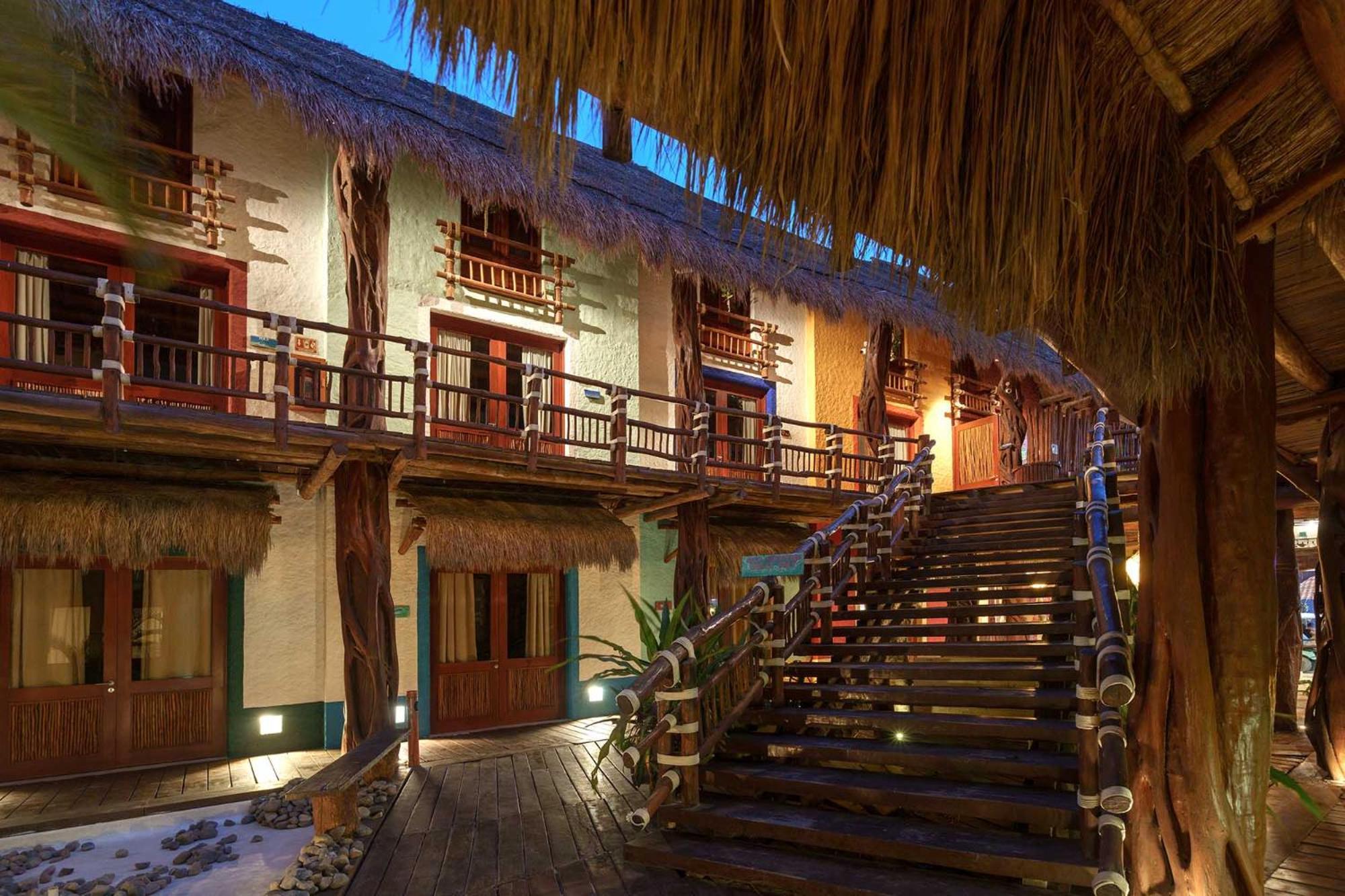 Готель Exe El Pueblito Isla Holbox Екстер'єр фото